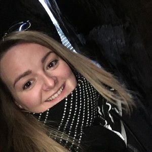 Meet your Posher, Hannah